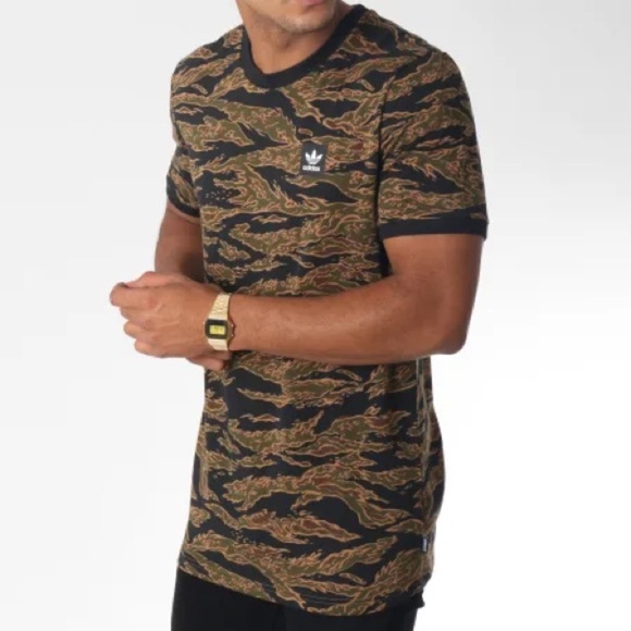 Adidas Green Short Sleeve Tee with Camouflage Design - Picture 2 of 6